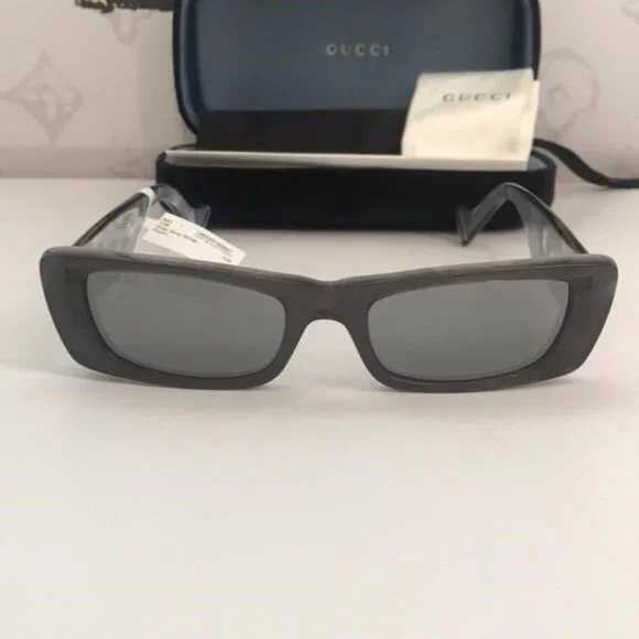 New Authentic Gucci GG0516S 002 Grey Silver Mirror Oversized  display picture 3